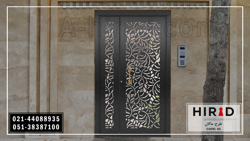 درب یک و نیم لنگه فلزی لیزری ساخته شده برای درب نفر رو حیاط و ساختمان با شیشه سکوریت نشکن کد 1543 هیراد